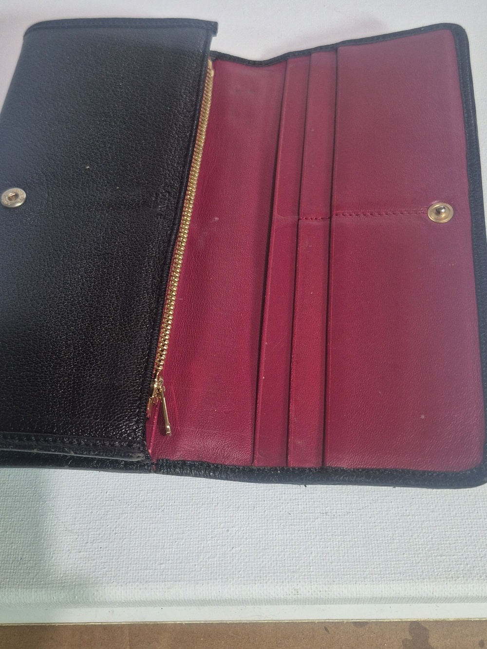 Black leather Loewe bi-fold long wallet with anagram logo. - Picture 7 of 11